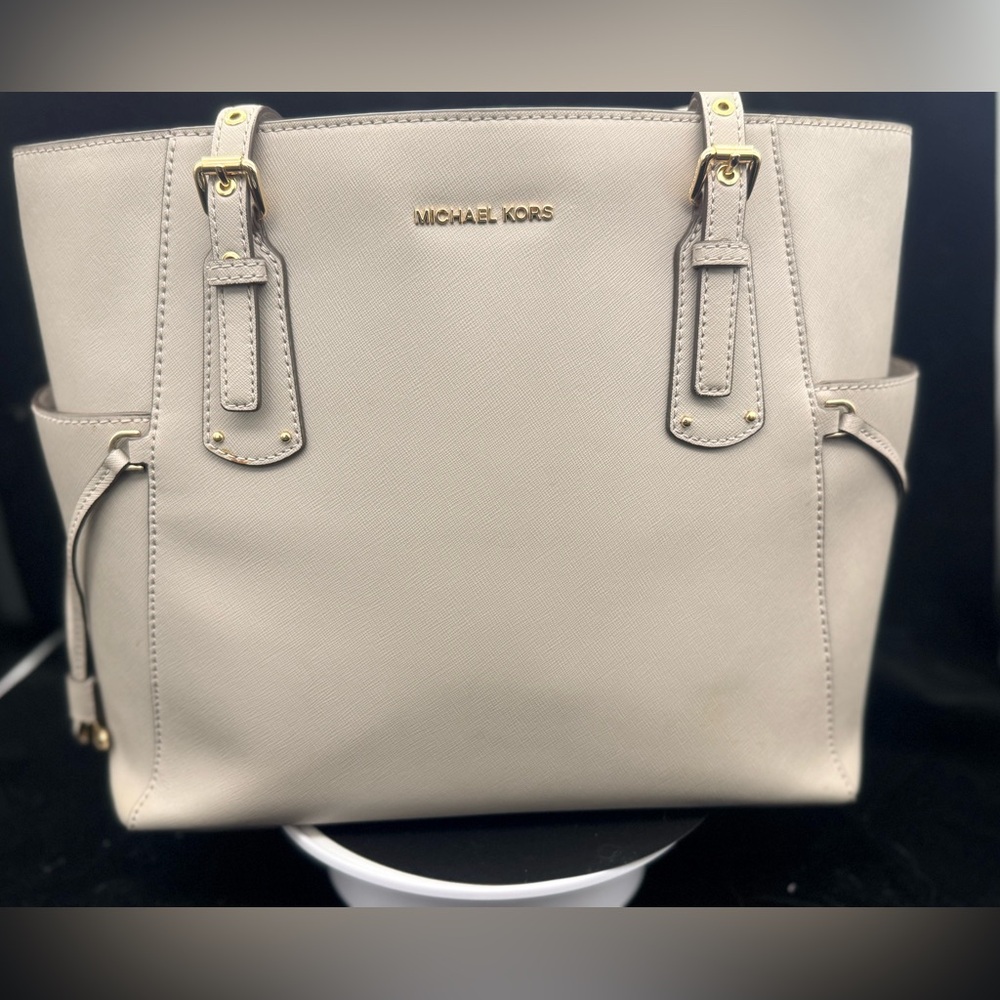 Michael Kors Voyager Small East West Tote | Pearl Gray | Saffiano Leather